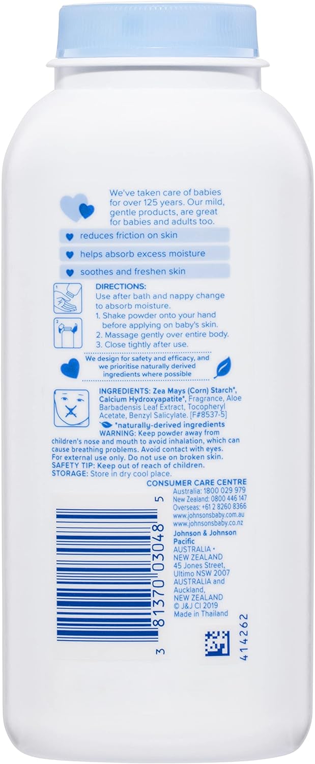 Johnson's Baby Powder with Naturally Derived Cornstarch Aloe & Vitamin E, Hypoallergenic, 9 oz - Image 2